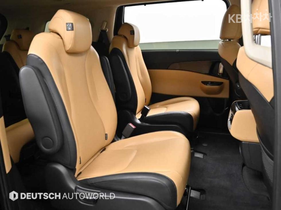 2023 - kia carnival