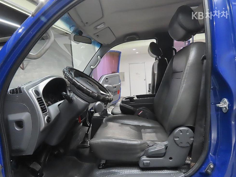 2012 - kia bongo iii