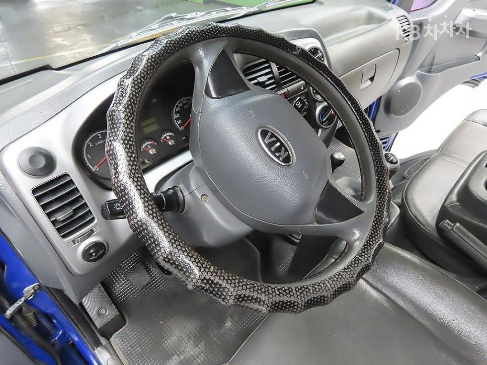 2012 - kia bongo iii