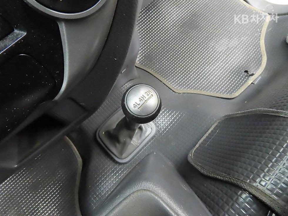 2012 - kia bongo iii