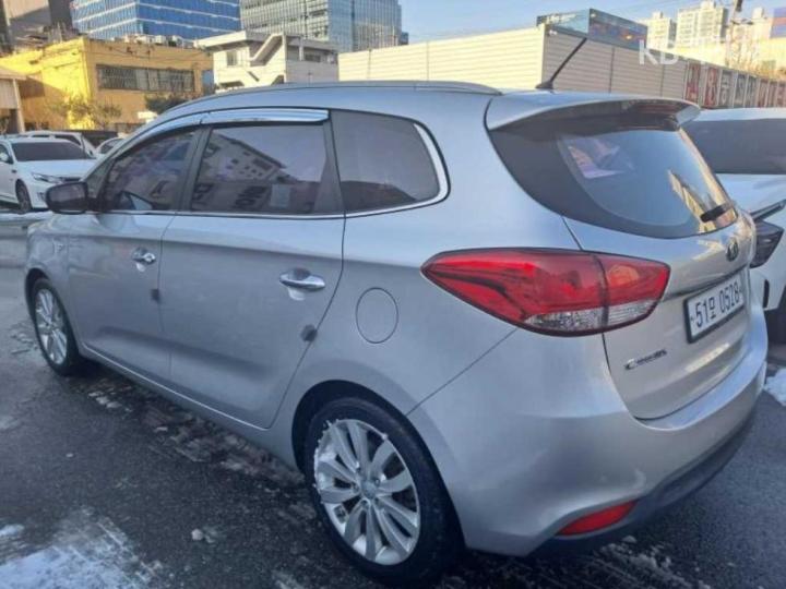 Kia Carens 1.7 VGT Prestige 6