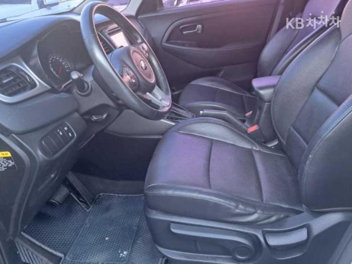 Kia Carens 1.7 VGT Prestige 8