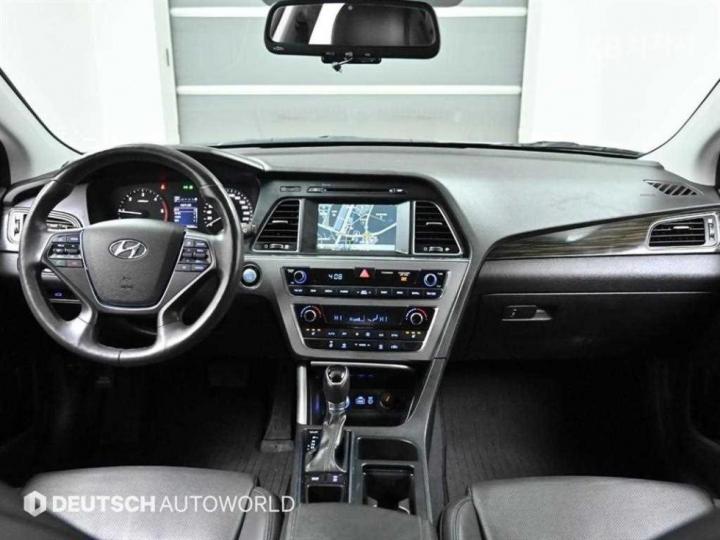 Hyundai Sonata LF 1.7 Diesel Smart 8