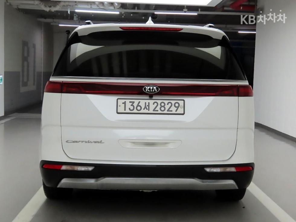 2021 - kia carnival