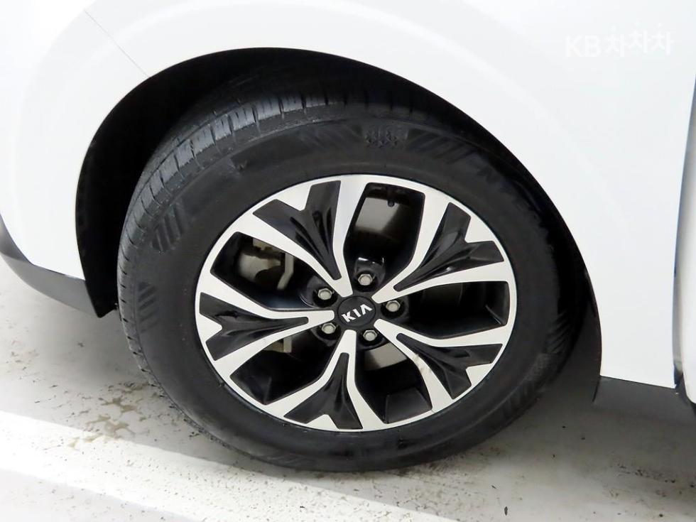 2021 - kia carnival