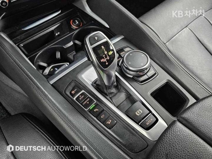 BMW X6 F16 xDrive 30d Base Type 10