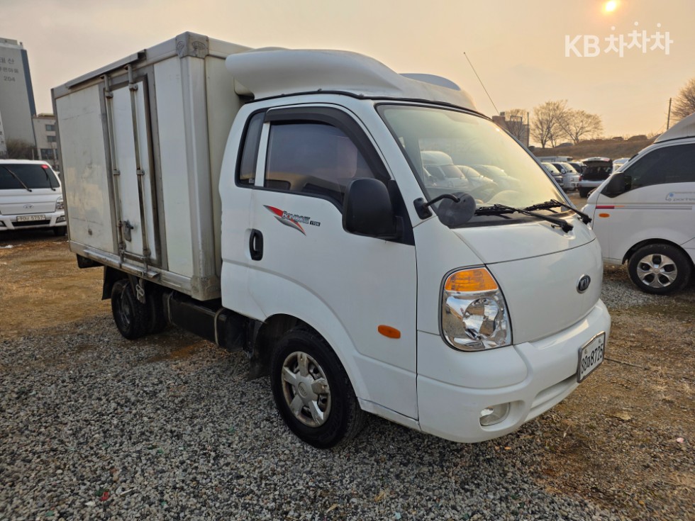 2011 - kia bongo iii