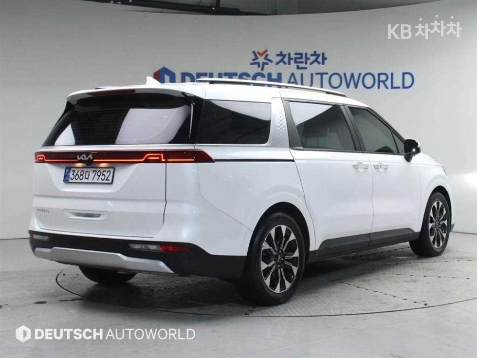 2023 - kia carnival