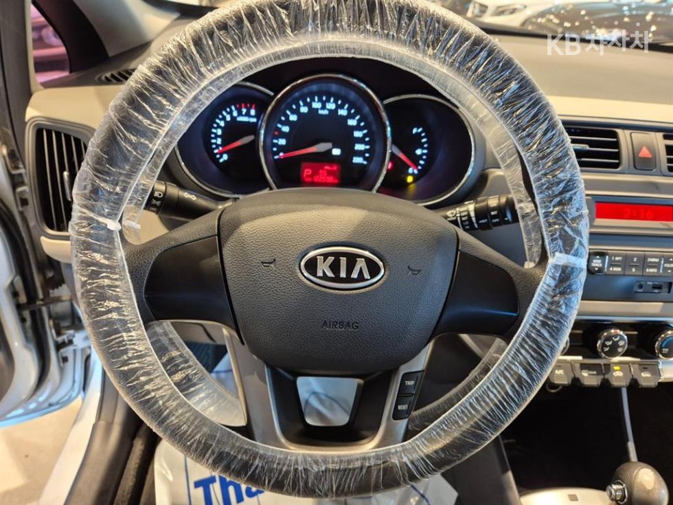 2012 - kia pride