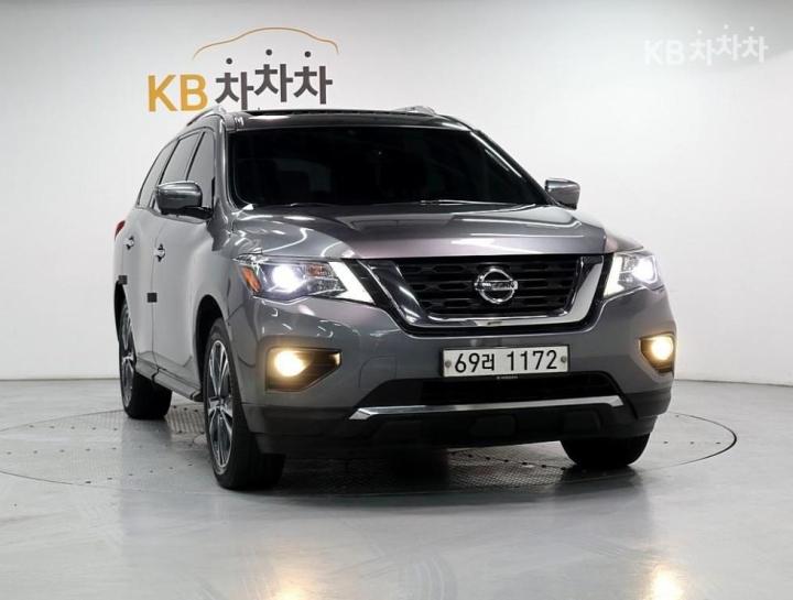 Nissan Pathfinder 3.5 4WD SE 3