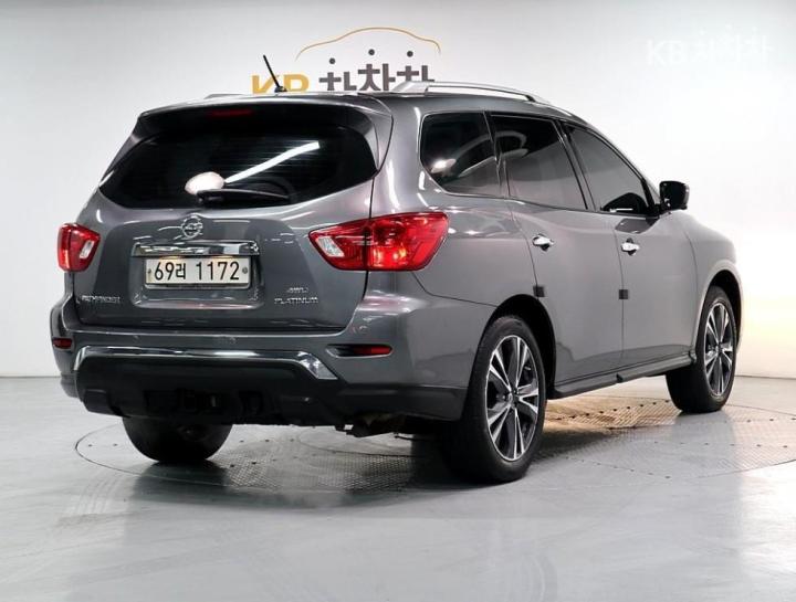 Nissan Pathfinder 3.5 4WD SE 4