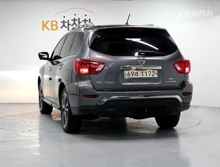 Nissan Pathfinder 3.5 4WD SE 5