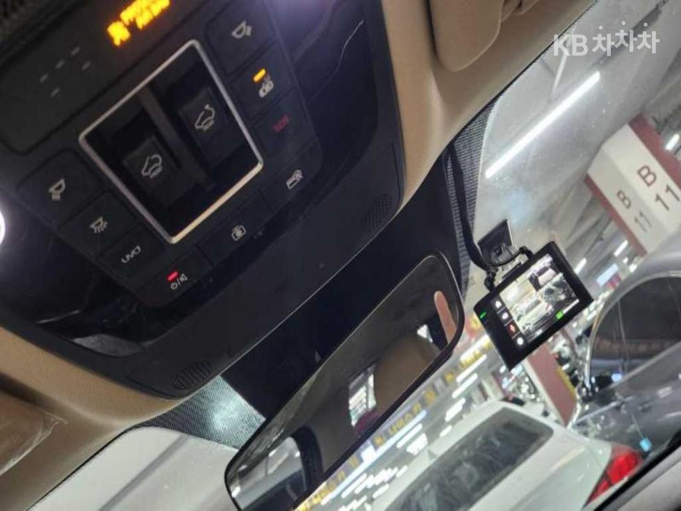 2021 - kia carnival