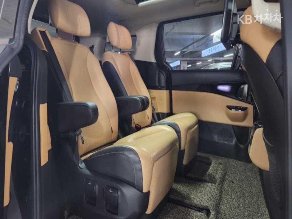 2021 - kia carnival