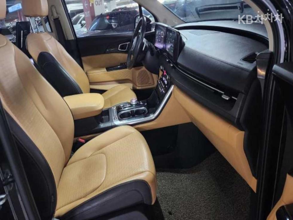 2021 - kia carnival