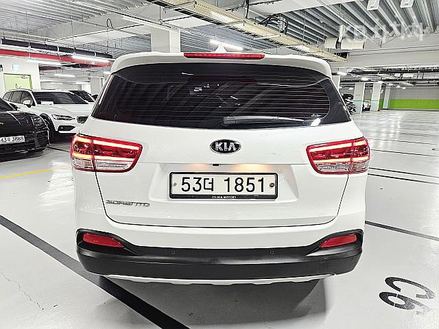 Kia Sorento Diesel 2.0 2WD Prestige 8