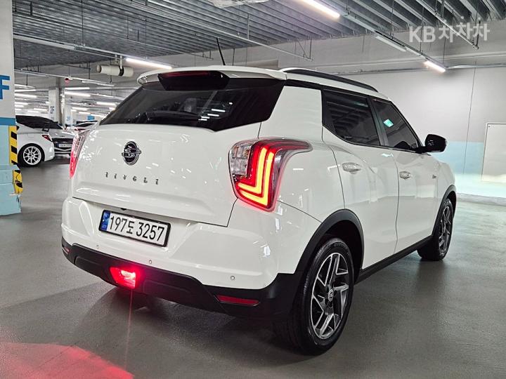 KG Mobility (Ssangyong) Tivoli Gasoline V3 2WD Base Type 7