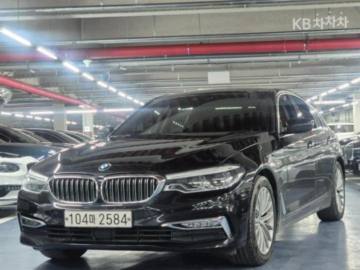 BMW 5 Series G30 520d Luxury Special Edition 2