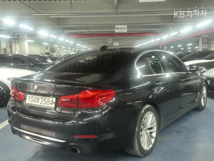 BMW 5 Series G30 520d Luxury Special Edition 3