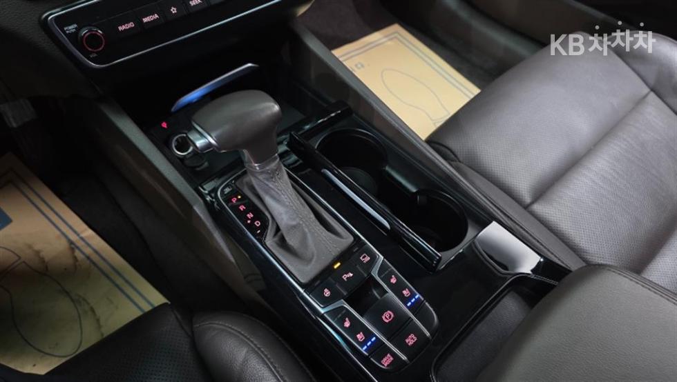 2019 - kia k7
