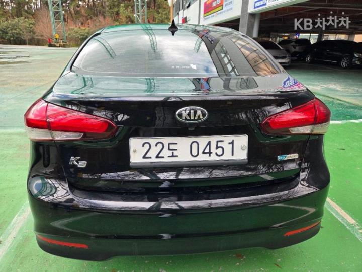 Kia K3 Diesel 1.6 Diesel Trendy E 4