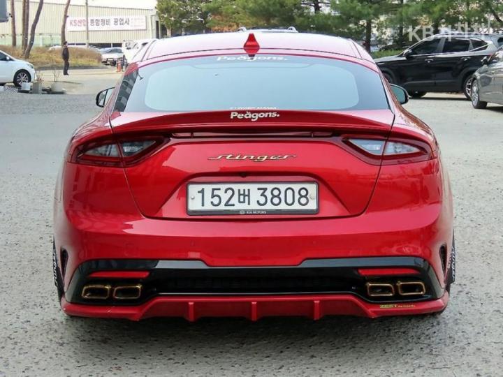 Kia Stinger 2.0 Turbo 2WD Platinum 5