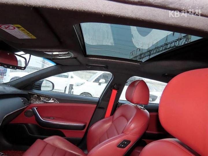 Kia Stinger 2.0 Turbo 2WD Platinum 9