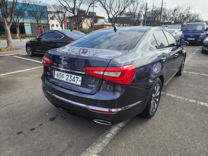 Kia K7 Hybrid 700h Prestige 5