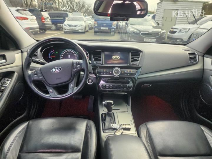 Kia K7 Hybrid 700h Prestige 8