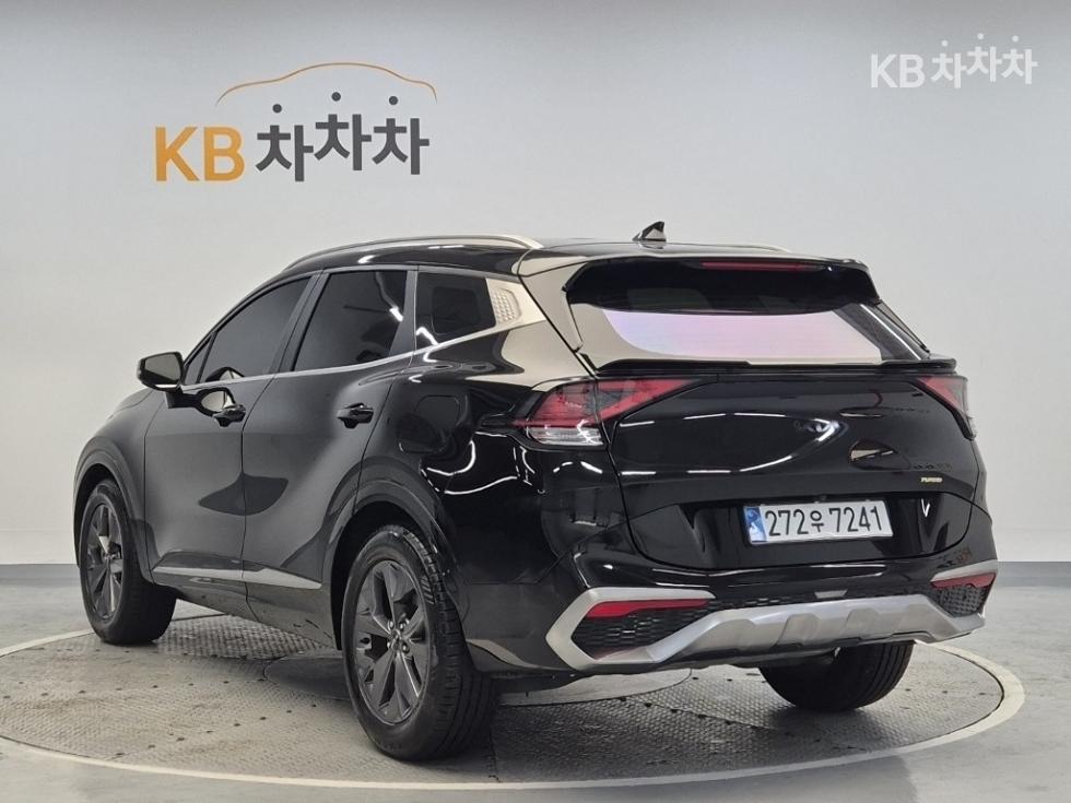 2022 - kia sportage
