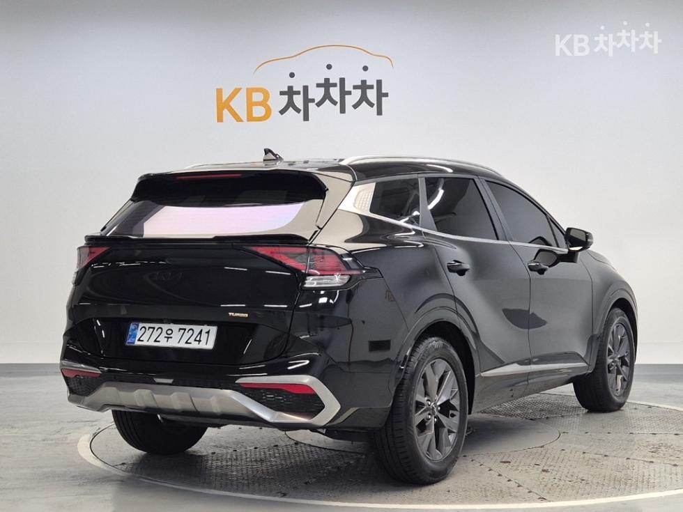 2022 - kia sportage
