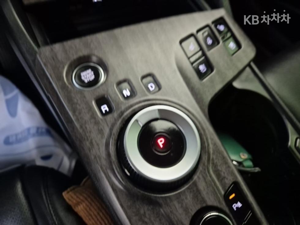2022 - kia sportage