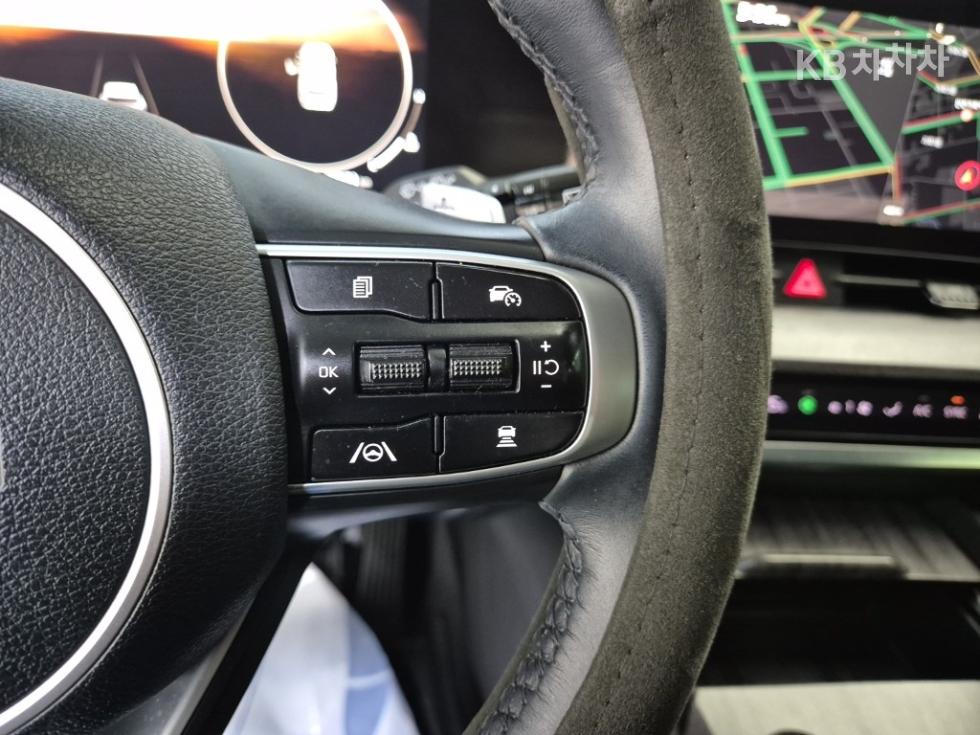 2022 - kia sportage
