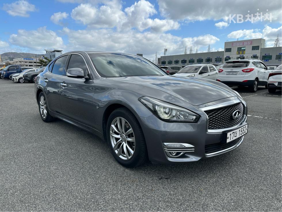 2018 - infiniti q70