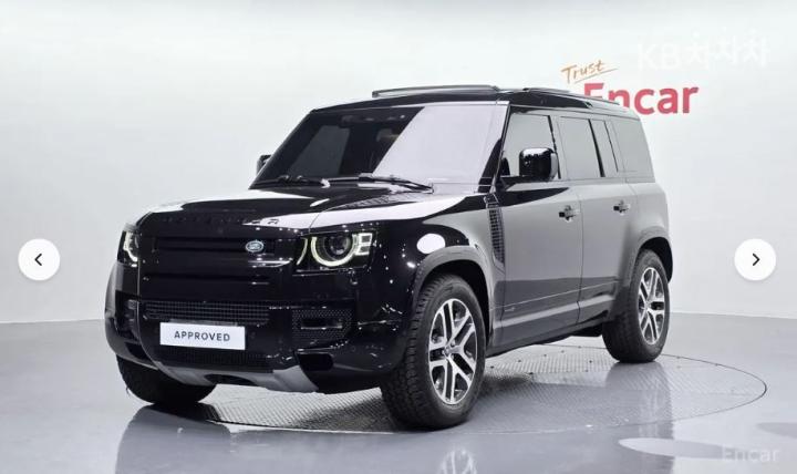 Land Rover Defender L663 110 P400 X 3