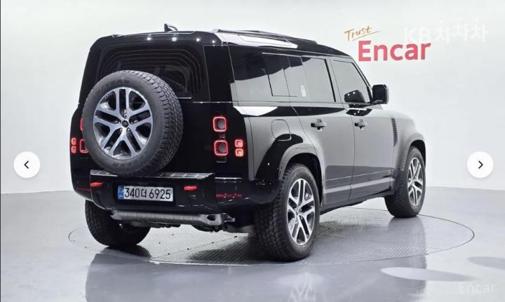Land Rover Defender L663 110 P400 X 5