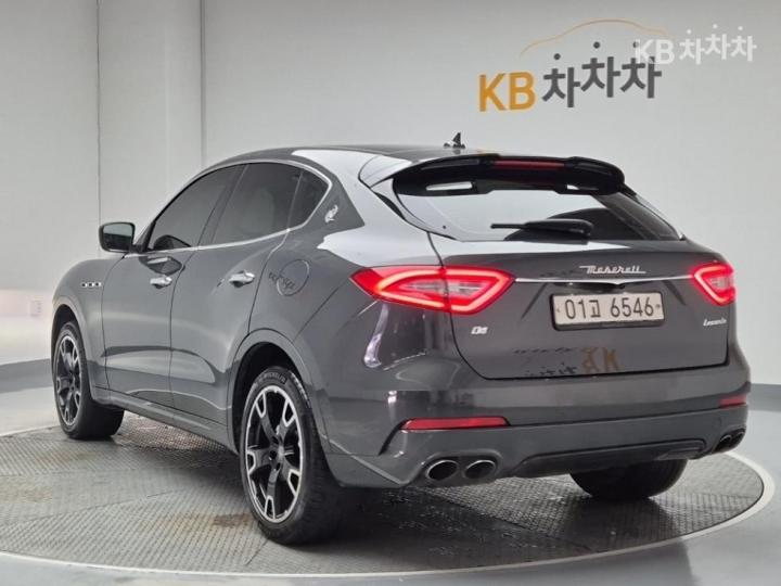 Maserati Levante 3.0 AWD Sport 3