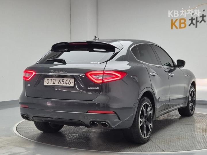 Maserati Levante 3.0 AWD Sport 4