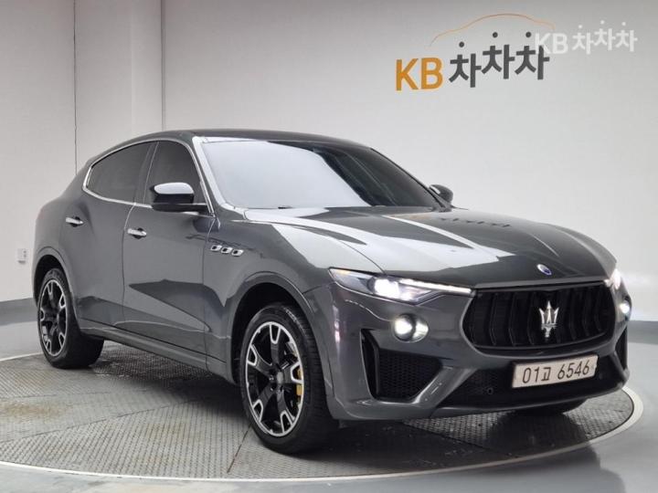 Maserati Levante 3.0 AWD Sport 5