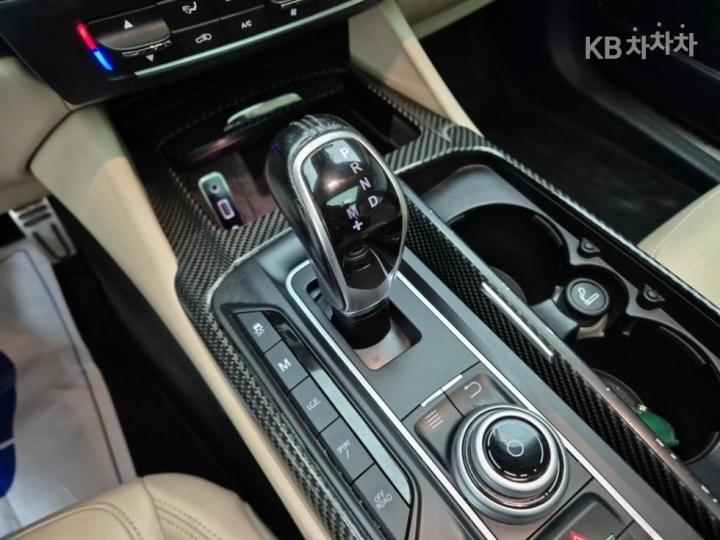 Maserati Levante 3.0 AWD Sport 9