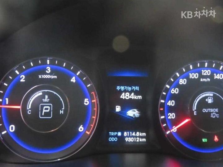 Hyundai i40 Saloon 1.7 VGT MODERN 9