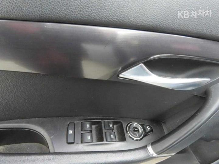 Hyundai i40 Saloon 1.7 VGT MODERN 10