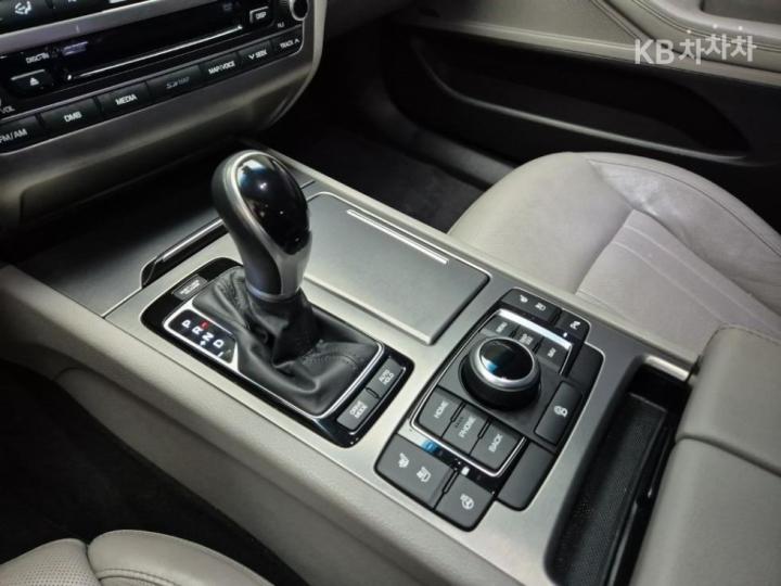 Hyundai Genesis DH G330 Premium AWD 9