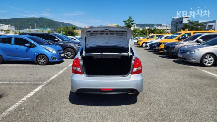 Hyundai Verna 1.4 DOHC Gasoline PREMIER 8