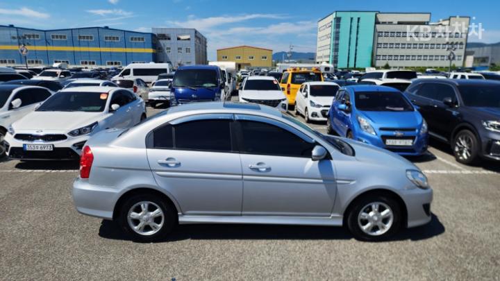 Hyundai Verna 1.4 DOHC Gasoline PREMIER 10