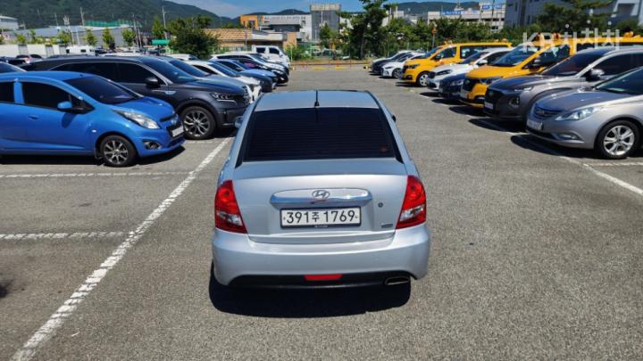 Hyundai Verna 1.4 DOHC Gasoline PREMIER 7