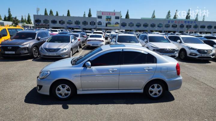 Hyundai Verna 1.4 DOHC Gasoline PREMIER 5