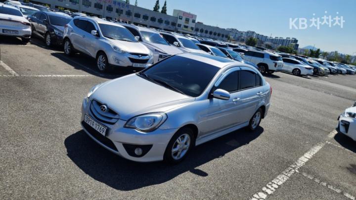 Hyundai Verna 1.4 DOHC Gasoline PREMIER 4