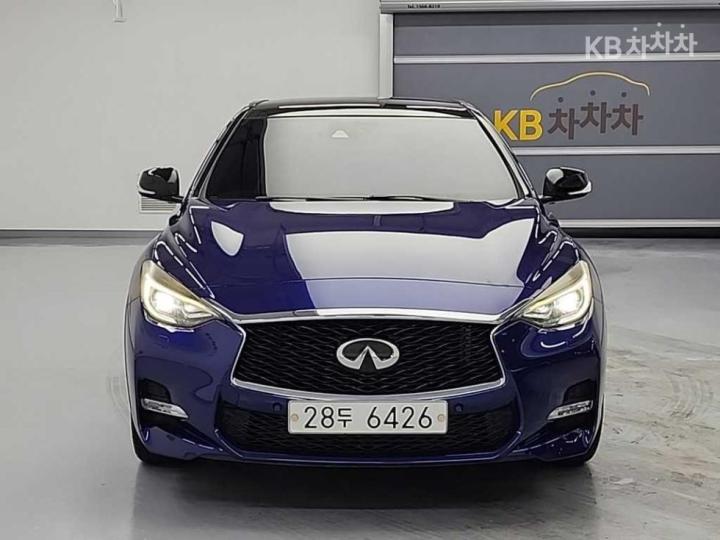 Infiniti Q30 2.0t Premium 3