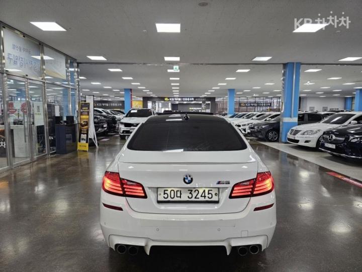 BMW M5 M Series Sedan F10 6